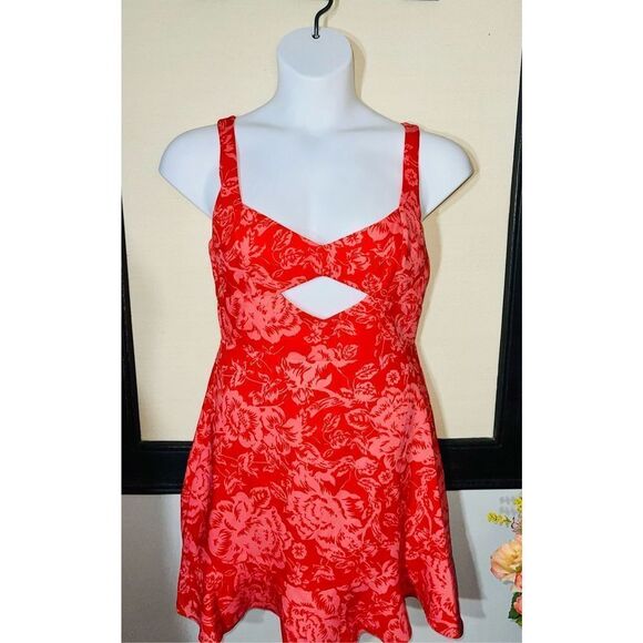 BCBG Red Floral Dress - NWT - Size 0 - Picture 4 of 8